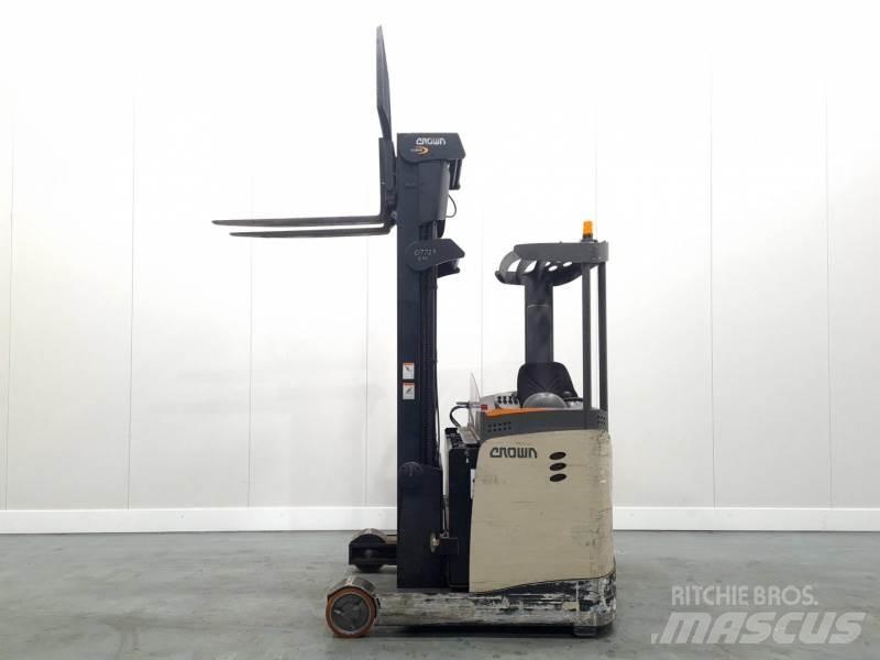 Crown ESR5000-14 OPT3 Reachtruck