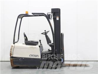 Crown SC3018 Gaffeltrucks - andre