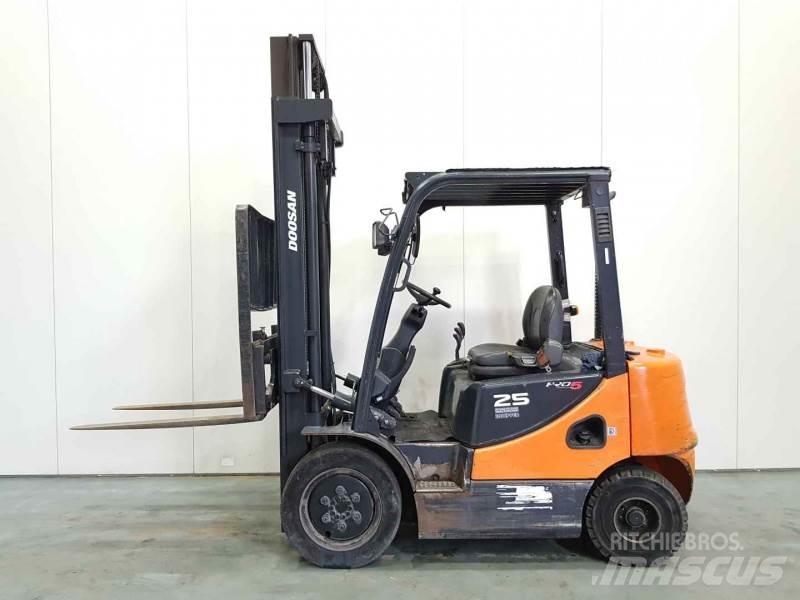 Doosan D25S-5 Diesel gaffeltrucks