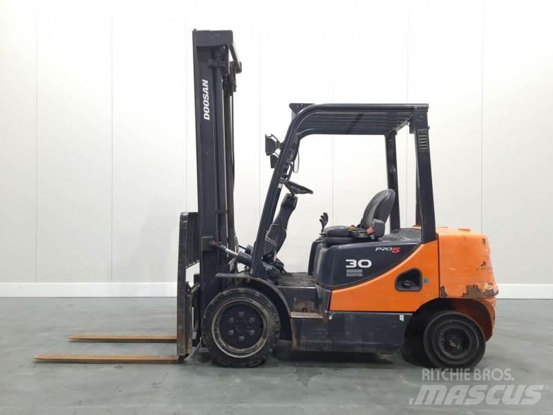 Doosan D30S-5 Diesel gaffeltrucks