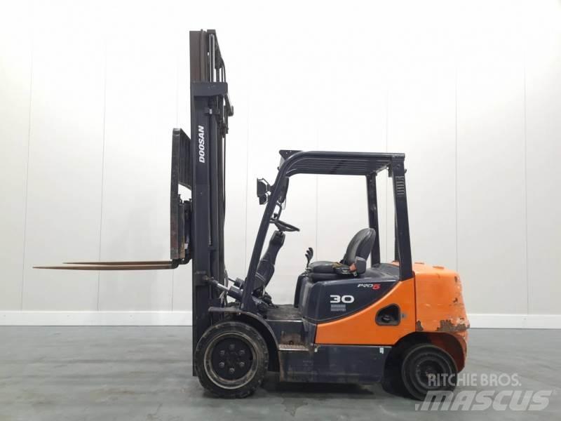 Doosan D30S-5 Diesel gaffeltrucks