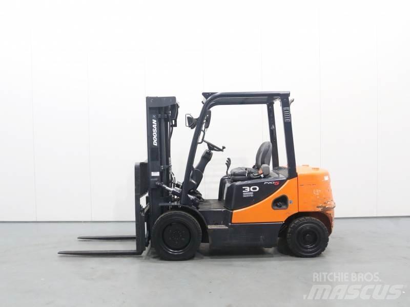 Doosan D30S-5 Diesel gaffeltrucks