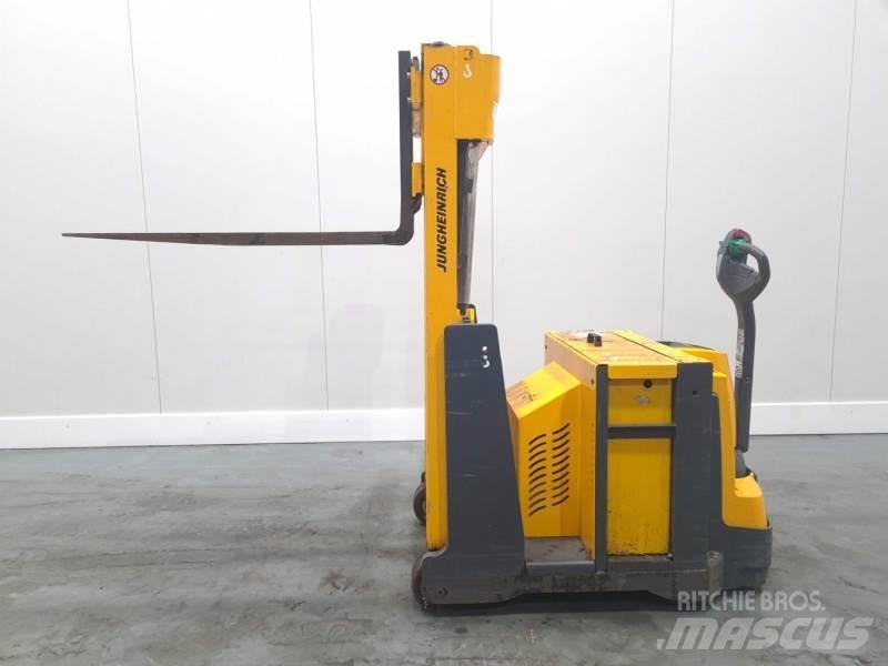 Jungheinrich EJG 108 Selvkørende stablere