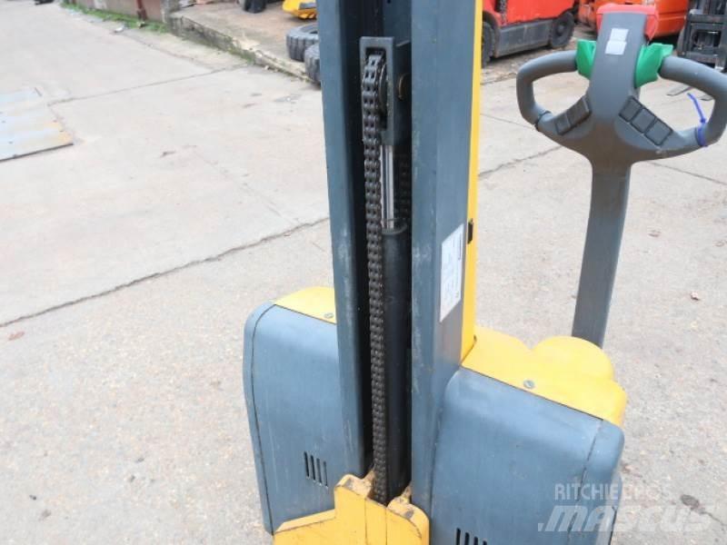 Jungheinrich EMC110 Manuelle stablere