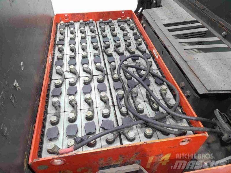 Linde P250 127 Bugsertruck