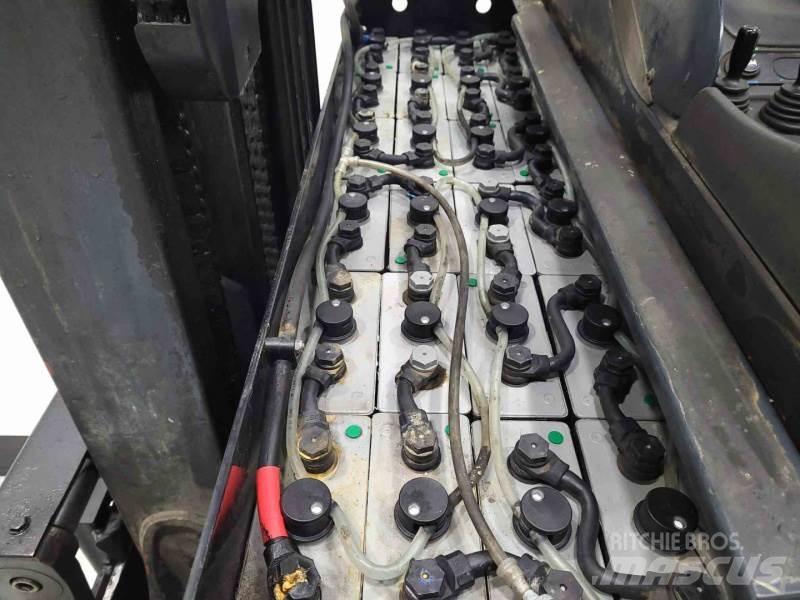 Linde R16 Reachtruck