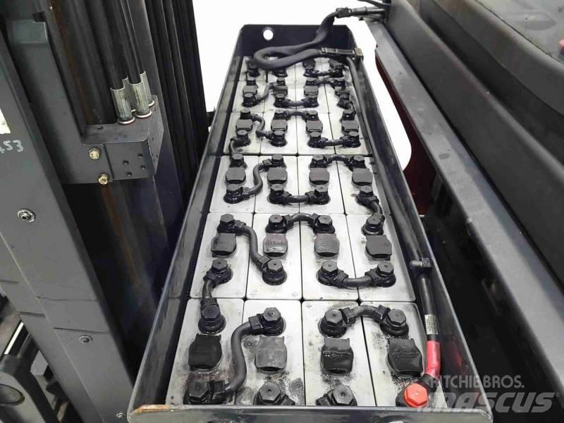 Linde R16-01 1120 Reachtruck