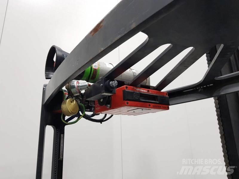 Linde R16 PYROBAN Reachtruck