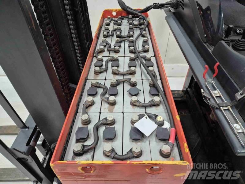 Linde R16S-12 Reachtruck