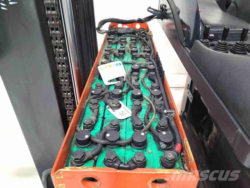 Linde R16S-12 Reachtruck