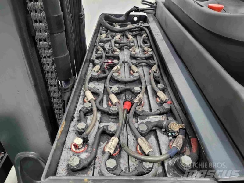 Linde R20-01 Reachtruck