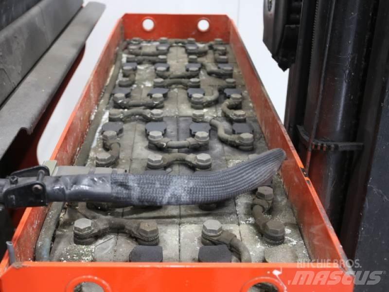 Linde R20-01 1120 Reachtruck