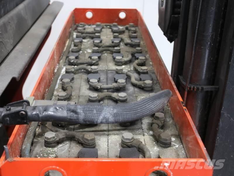 Linde R20-01 1120 RENTAL Reachtruck