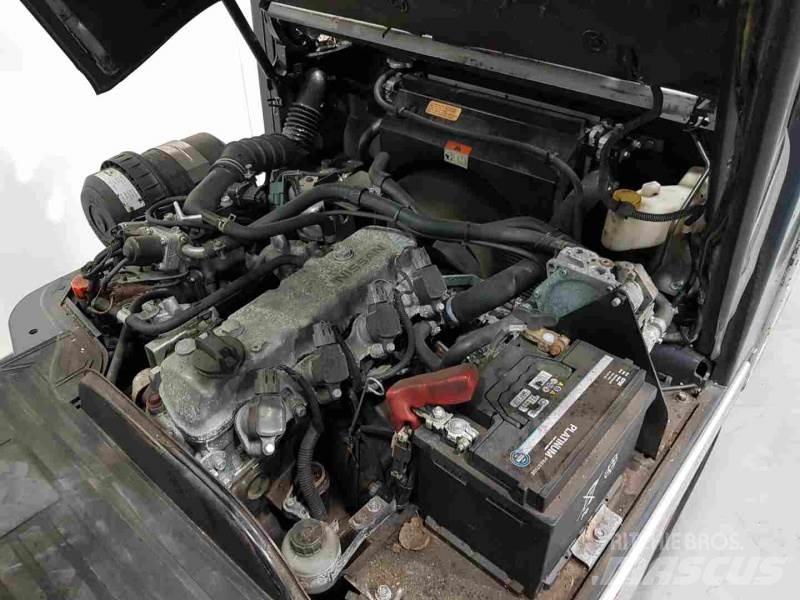 Nissan P1D1A18LQ LPG gaffeltrucks