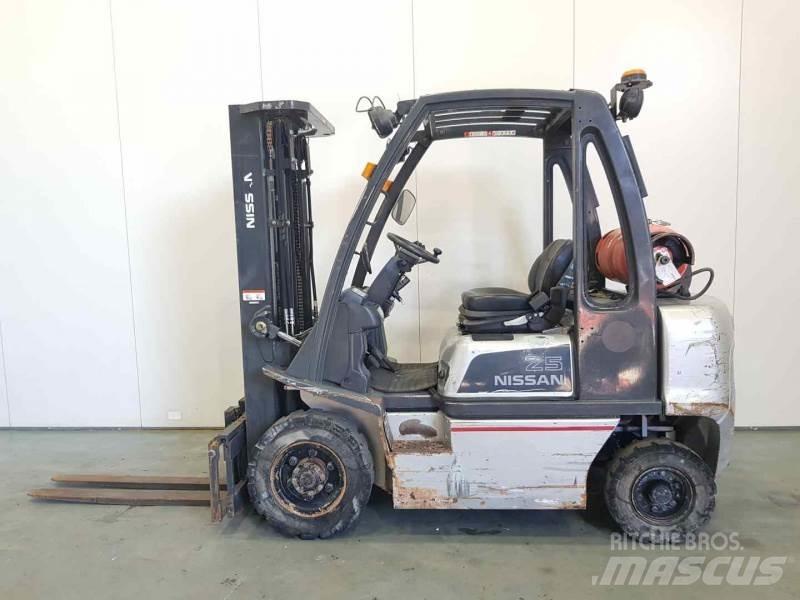 Nissan U1D272520 LPG gaffeltrucks