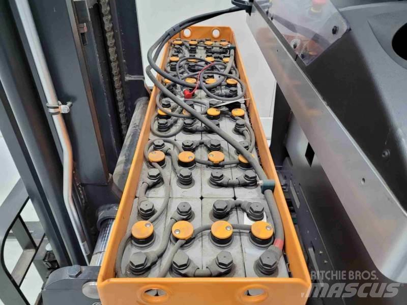Still FM-X10 Reachtruck