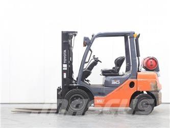Toyota 02-8FGF30 LPG gaffeltrucks