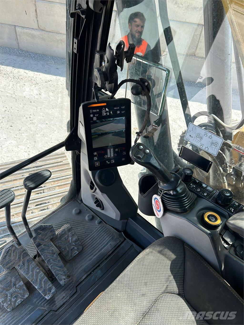 CAT 320 Gravemaskiner på larvebånd