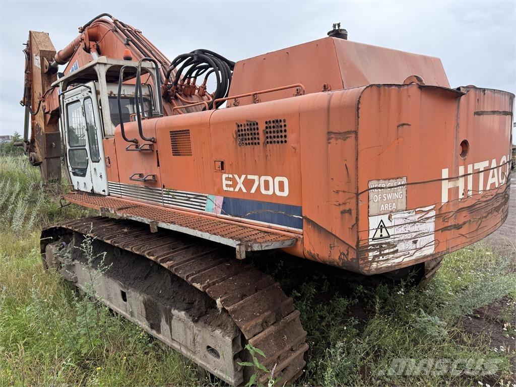 Hitachi EX700 Gravemaskiner på larvebånd