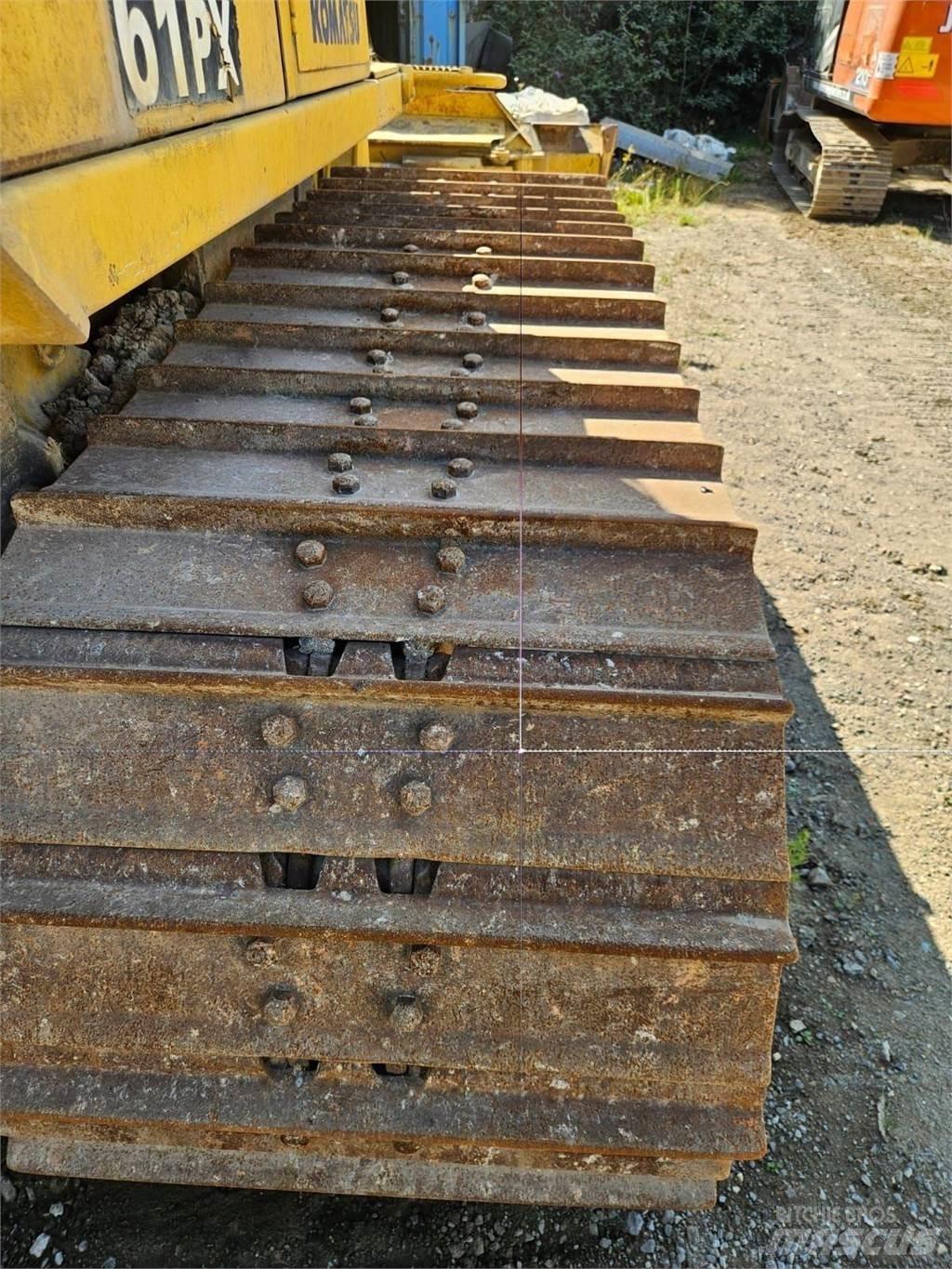 Komatsu D61PX-15 Bulldozer på larvebånd