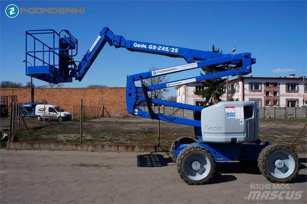 Genie Z45/25J Bomlifte med knækarm
