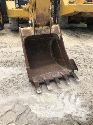 CAT 320 Gravemaskiner på larvebånd