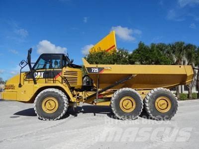 CAT 725 Terrængående lastbiler