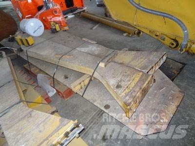 CAT 740 Tailgate Andet tilbehør