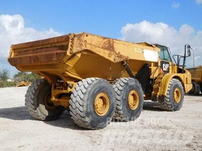 CAT 740B Terrængående lastbiler