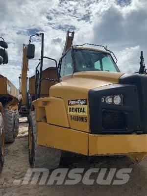 CAT 740B Terrængående lastbiler