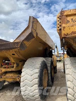 CAT 740B Terrængående lastbiler