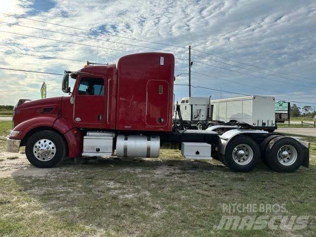 Peterbilt 384 Trækkere