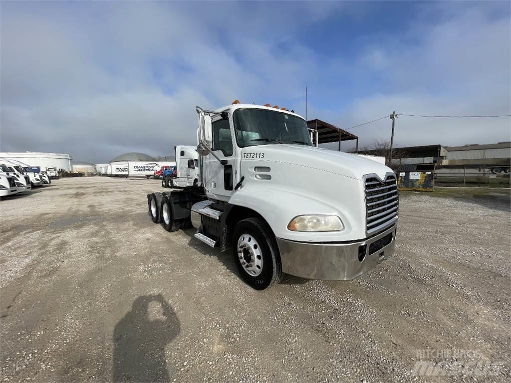 Mack CXU613 Trækkere