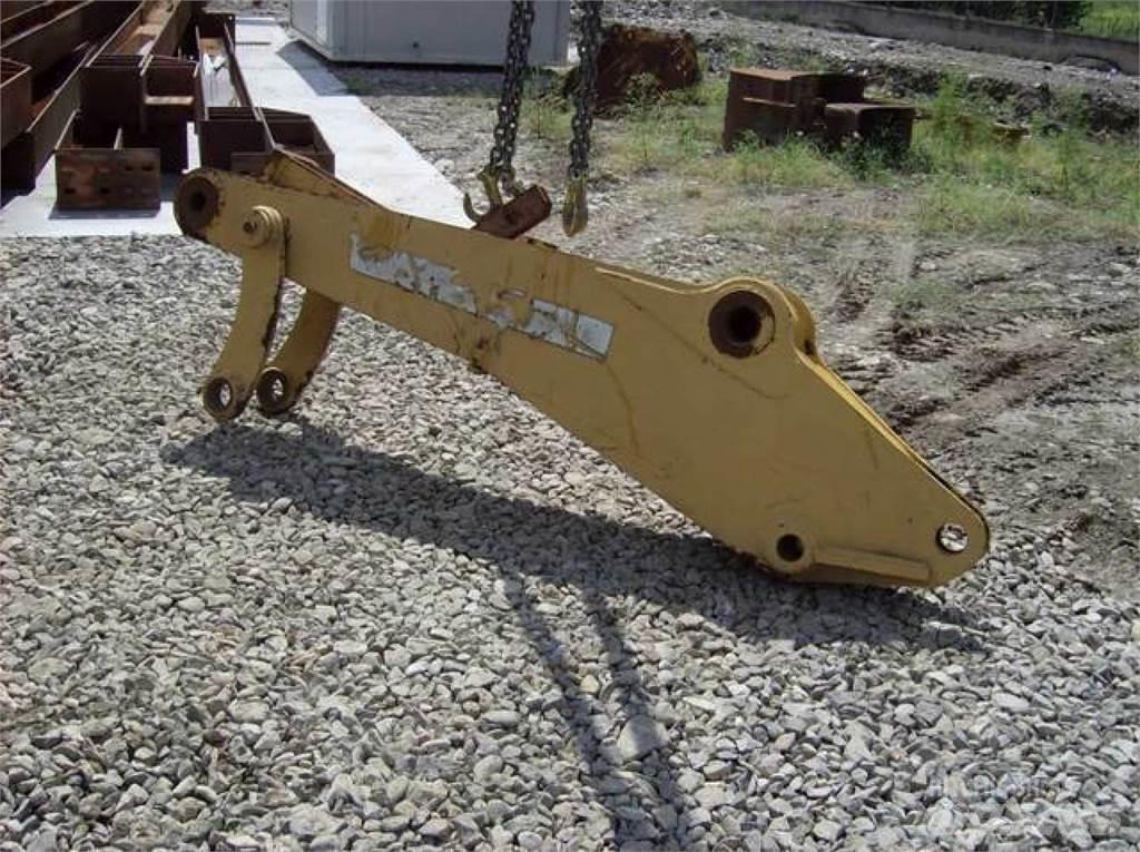 CAT 212 Chassis og suspension