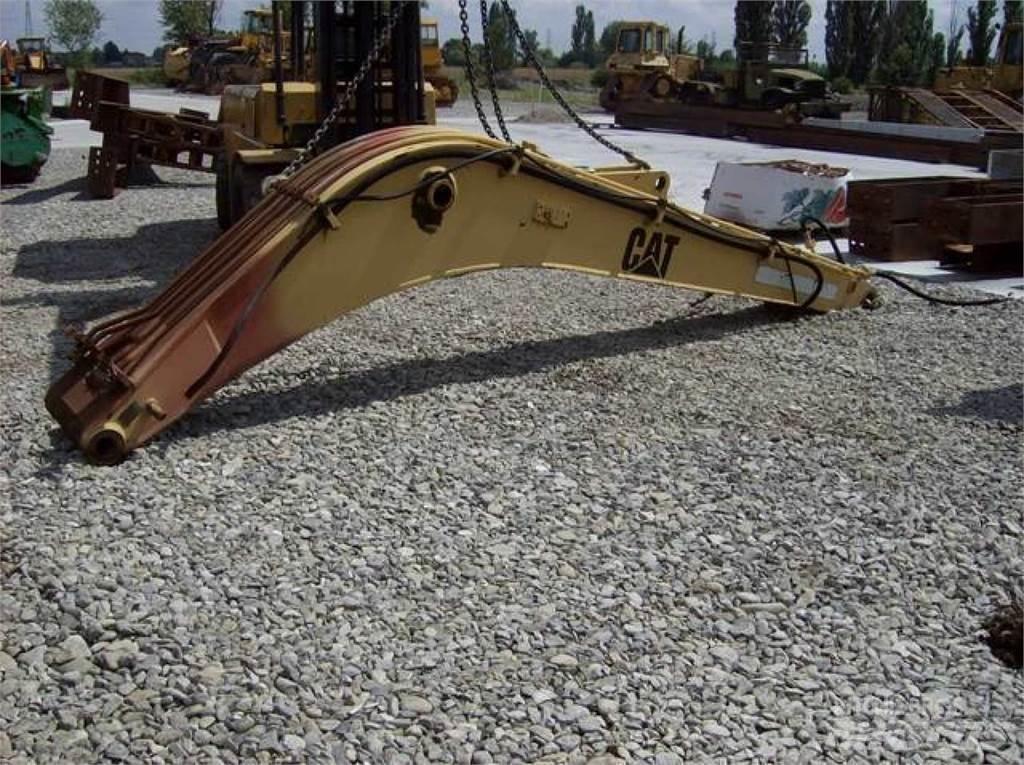 CAT 212 Chassis og suspension