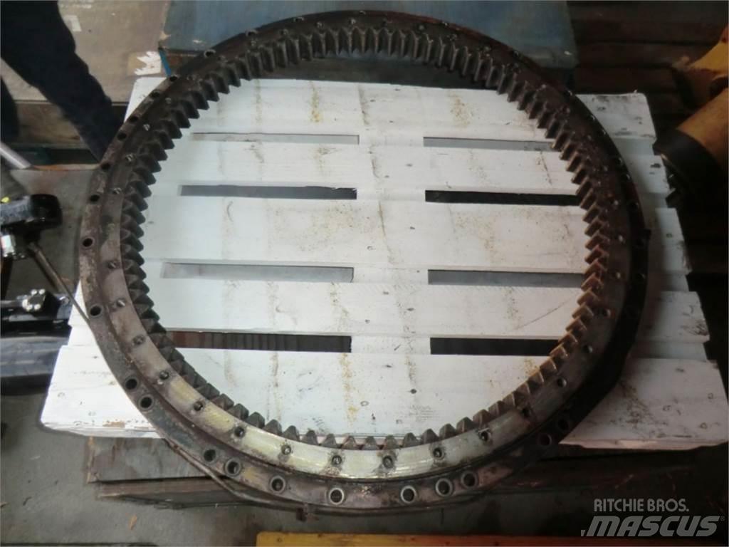 CAT 231D Chassis og suspension