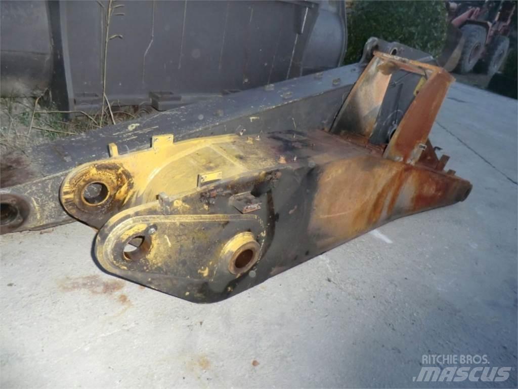 CAT 312D Chassis og suspension