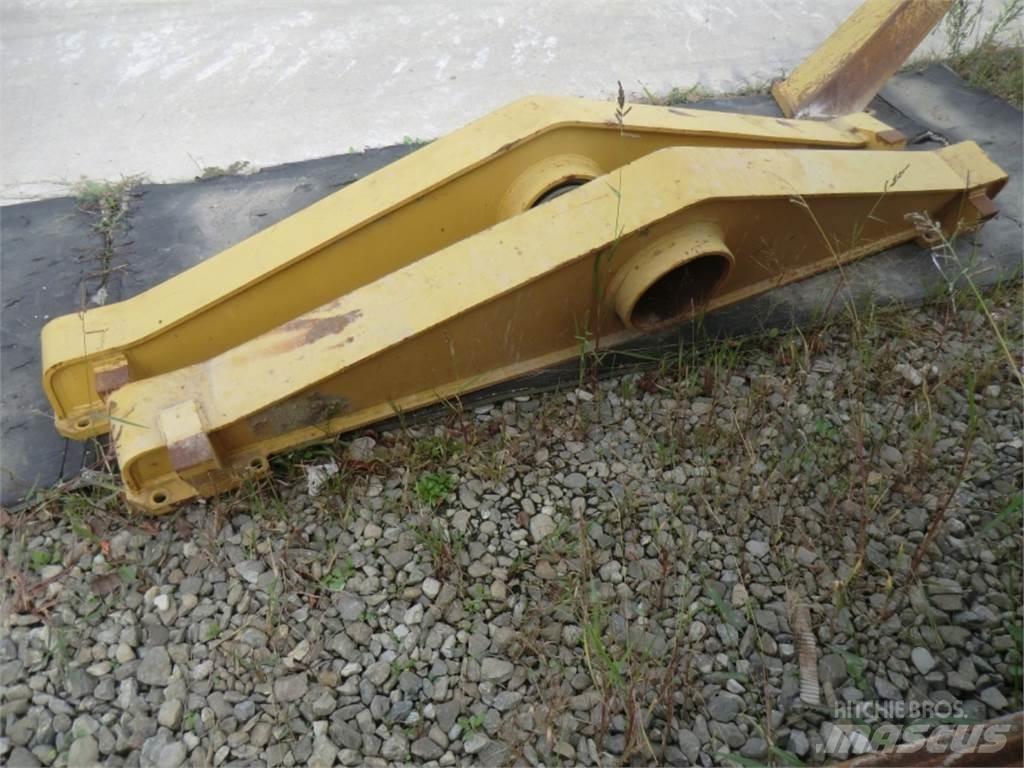 CAT 323D Chassis og suspension