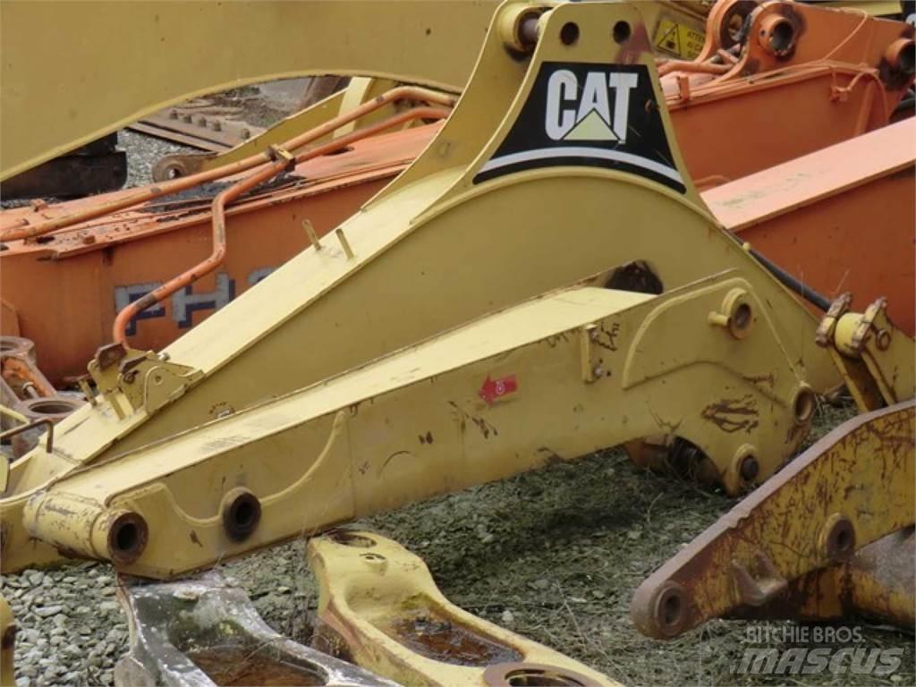 CAT 438C Chassis og suspension