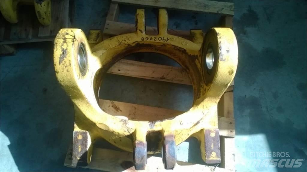 CAT 735 Chassis og suspension