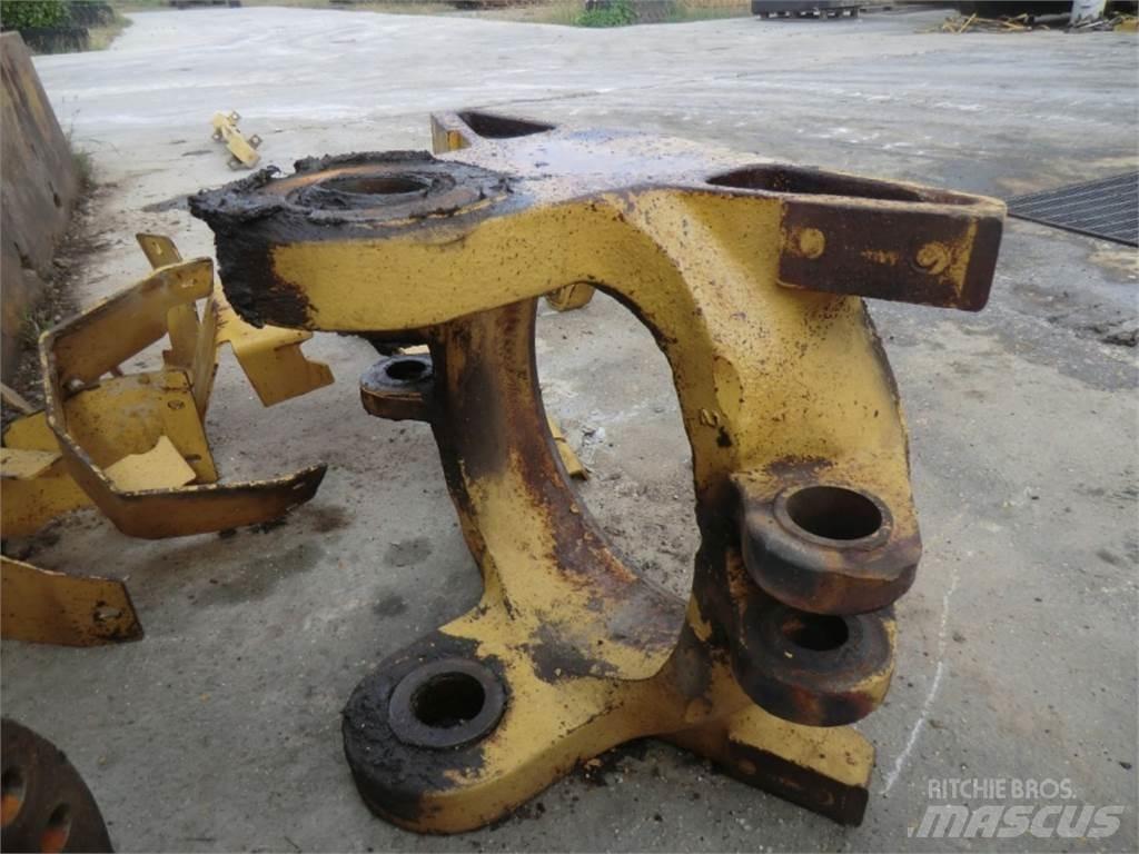 CAT 735 Chassis og suspension