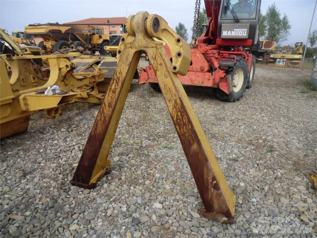 CAT 735 Chassis og suspension