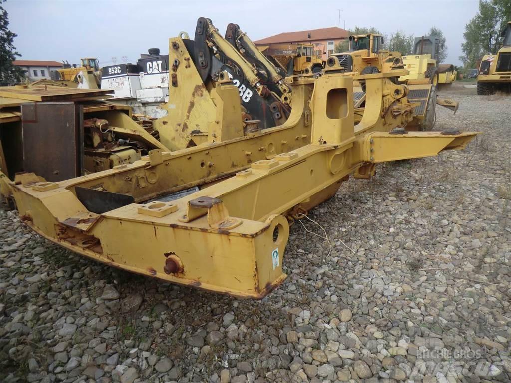 CAT 735 Chassis og suspension