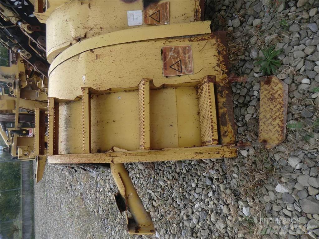 CAT 735 Chassis og suspension