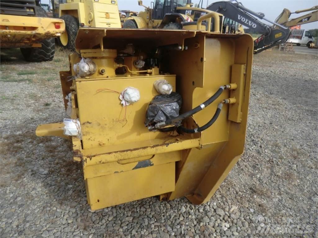 CAT 735 Chassis og suspension