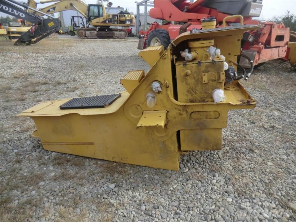 CAT 735 Chassis og suspension