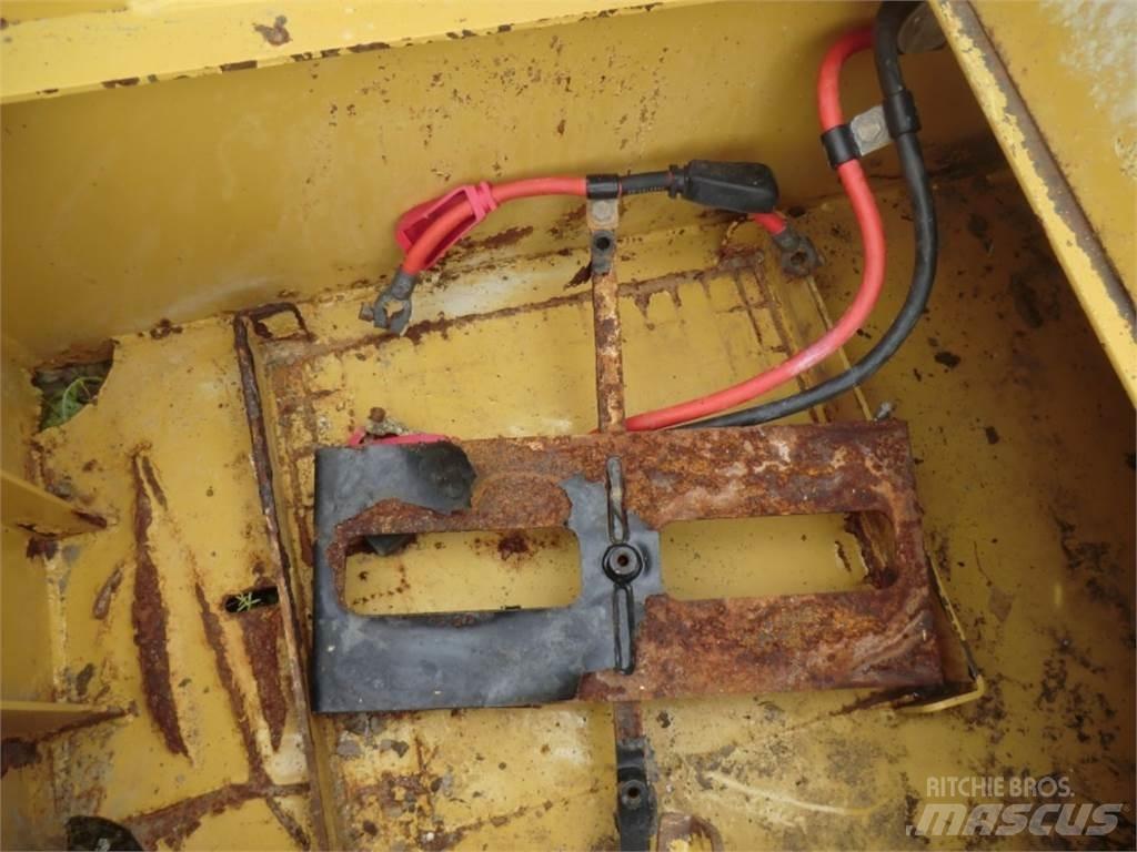 CAT 735 Chassis og suspension