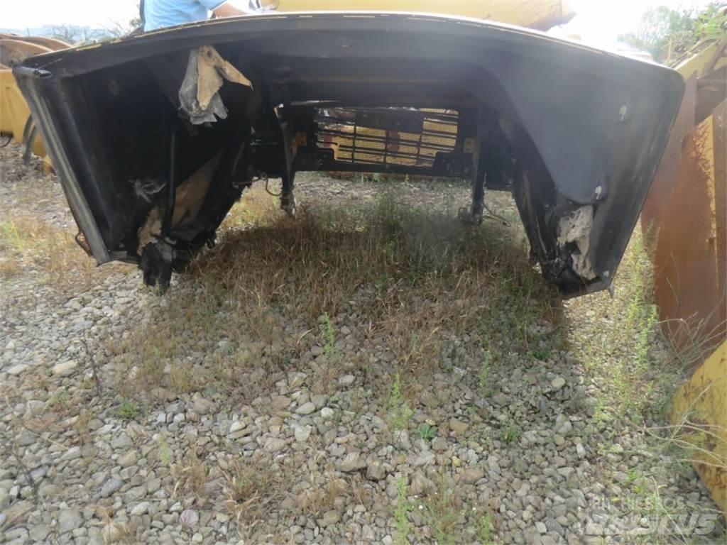 CAT 735 Chassis og suspension