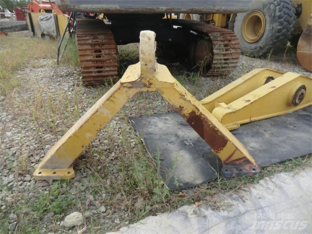 CAT 735 Chassis og suspension