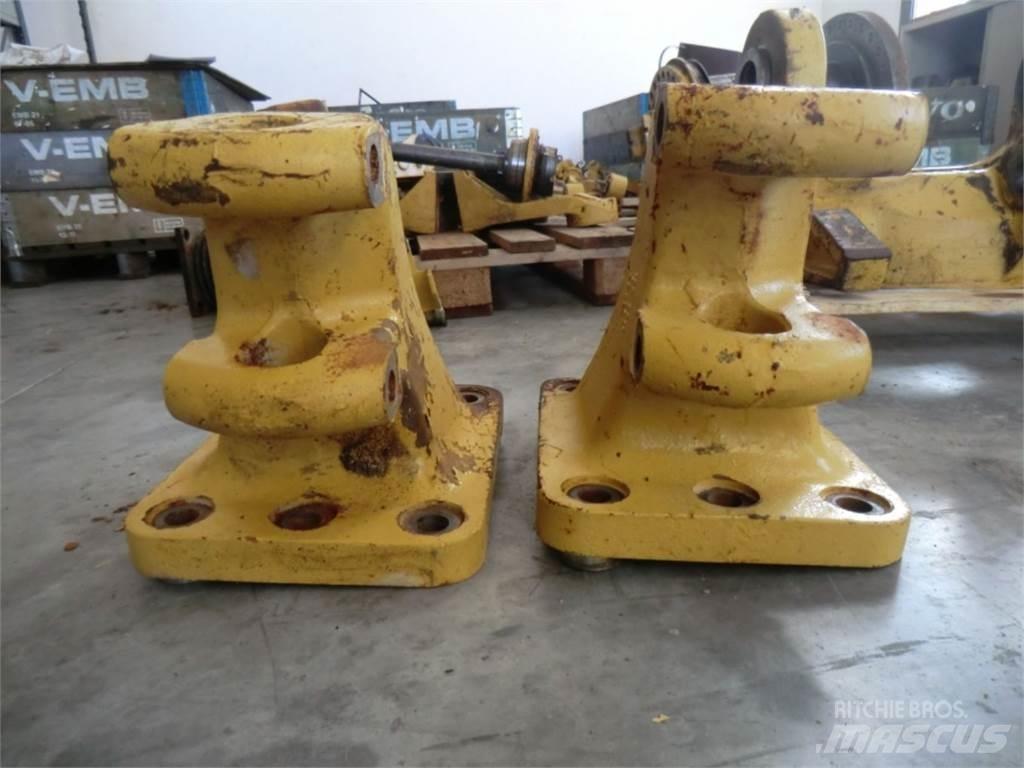 CAT 735 Chassis og suspension